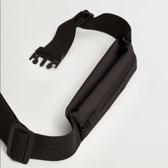 New! Mango Black Activewear Sport Belt Bum Bag Fanny Pack - Picture 2 of 5